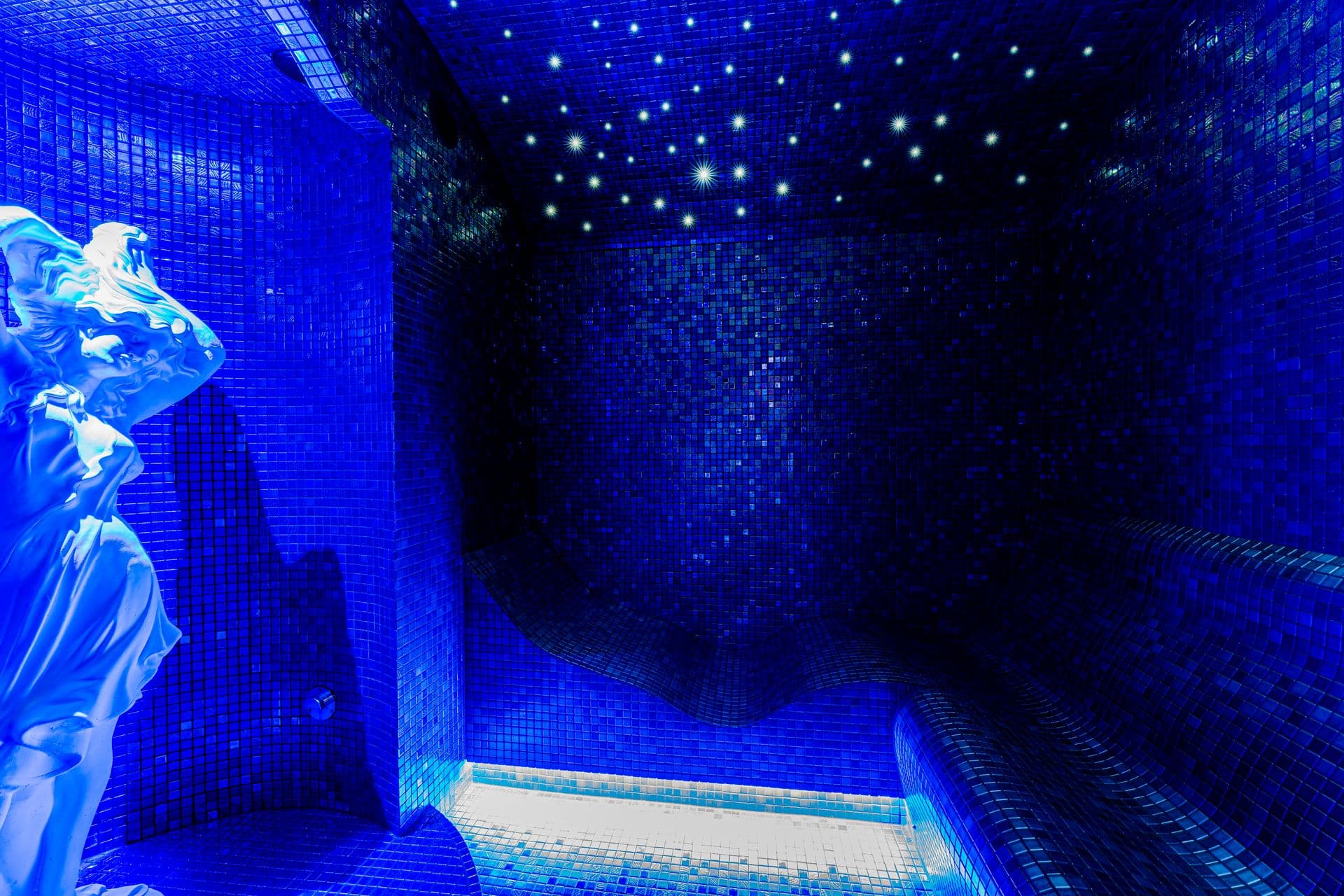 Hammam avec éclairage d'ambiance